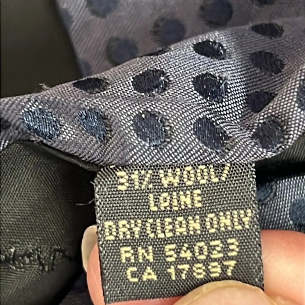 🌞 Banana Republic gray Tie w/black polka dots Made in Italy men one size